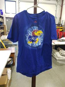 lot 3661 image: Adidas Kansas Jayhawks KU Basketball T-Shirt Size Large