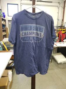 lot 3663 image: 1985 Kansas City Royals World Series Champions T-Shirt Size Large
