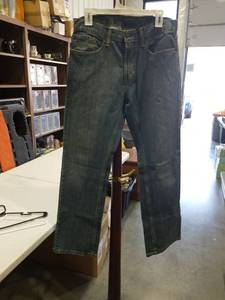 lot 3668 image: Levi Strauss 559 Blue Denim Jeans Size 32 x 32