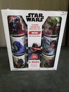 lot 3677 image: 2021 Limited Edition Star Wars Collectors Set (6 mugs with hot cocoa mix)