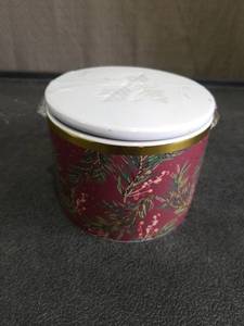 lot 3680 image: Cranberry & Clove Scented Candle with Holiday Design