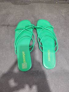 lot 3696 image: Green Strappy Fashion Sandals Size 37