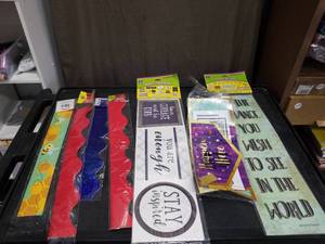 lot 3722 image: LOT OF RANDOM BULLETIN BOARD ITEMS