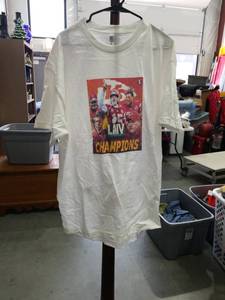 lot 3730 image: Kansas City Chiefs Super Bowl LIV Champions T-Shirt Size XL