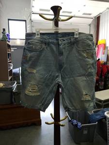 lot 3733 image: Levis 511 Distressed Denim Shorts Size 38