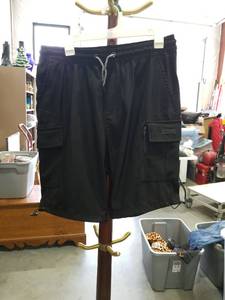 lot 3736 image: Joe Raider Collection Mens Black Cargo Shorts Size XL