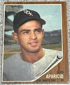 lot 115 image: 1962 Topps Baseball Card #325 - Luis Aparicio