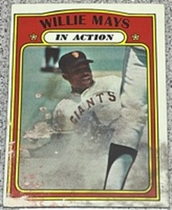 lot 150 image: 1972 Topps Baseball Card #50 - Willie Mays In Action
