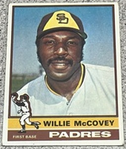 lot 160 image: 1976 Topps Baseball Card #520 - Willie McCovey