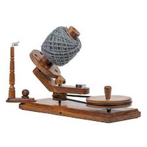 lot 1219 image: Wooden yarn winder