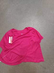 lot 2393 image: Baleaf ladies stretchy paint workout shirt size XL