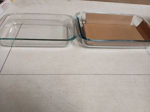 lot 61884 image: Clear Glass Rectangular Baking Dishes Set of 2 - Retail $15