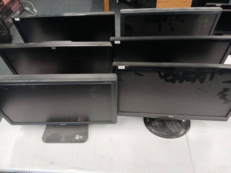 lot 62003 image: Mixed Brand Computer Monitors Collection