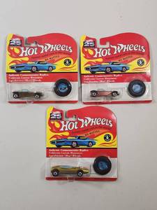lot 158 image: Hot Wheels 25th Anniversary Commemorative Replica Collection with Collector Buttons