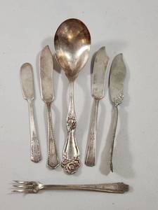 lot 213 image: Silver Plated Flatware Set