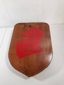 lot 232 image: Wooden Lion Head Shield Plaque
