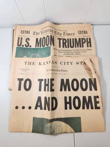 lot 246 image: 1969 Apollo 11 Moon Landing Newspaper Collection