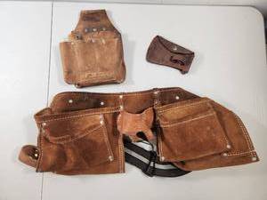lot 305 image: Vintage Heavy Duty Leather Tool Belt with Pouches