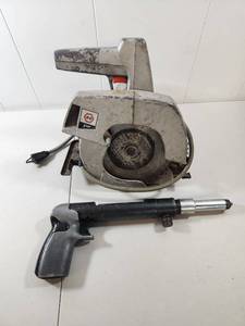 lot 314 image: Black & Decker 7301 Circular Saw with Pneumatic Air Tool