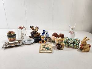 lot 322 image: Mixed Collectible Figurines&nbsp