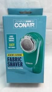 lot 14 image: Conair Fabric Shaver Lint Remover
