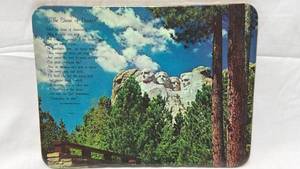 lot 23 image: Mount Rushmore Shrine of Democracy Hot Plaque