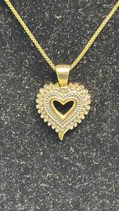 lot 32 image: Gold Tone Heart Pendant Necklace with Chain