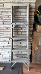 lot 98 image: Aluminum Folding Step Ladder