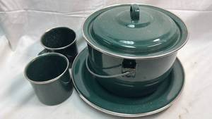 lot 133 image: Green Speckled Enamelware Camping Cookware Set