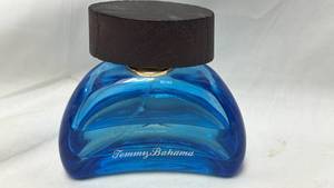 lot 157 image: Tommy Bahama Mens Cologne Fragrance Bottle with Dark Wood Cap