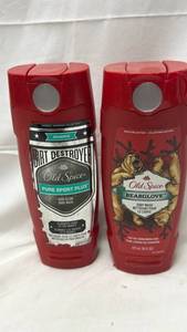 lot 162 image: Old Spice Body Wash Set - Pure Sport Plus and Bearglove