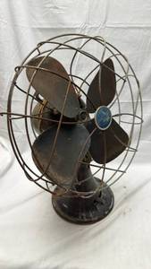 lot 213 image: Vintage Emerson Electric Desktop Fan with Wire Cage Guard