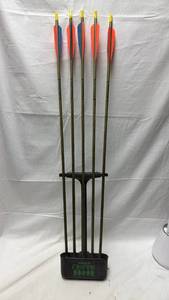 lot 217 image: Easton Archery Arrows with Quiver Set