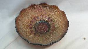 lot 275 image: Carnival Glass Bowl with Paisley Pattern