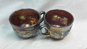 lot 279 image: Carnival Glass Grape Pattern Punch Cups Set