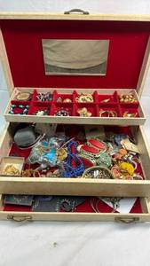 lot 291 image: Large Jewelry Collection in Storage Box