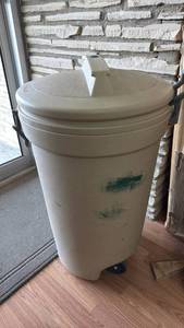 lot 318 image: Rubbermaid Brute 32 Gallon Rolling Waste Container with Wheels