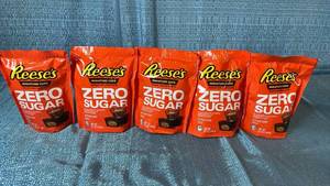 lot 2033 image: Reeses Zero Sugar Miniature Cups 5-Pack Bundle