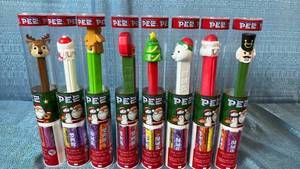 lot 2064 image: Christmas Holiday PEZ Dispensers Collection Set