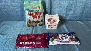 lot 2082 image: Holiday Chocolate Candy Assortment Bundle