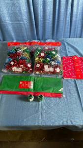 lot 3014 image: Christmas Gift Wrapping Supply Bundle with Bows, Tissue Paper and Gift Bags