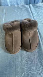 lot 3029 image: Suede Sheepskin Scuff Slippers Size 10