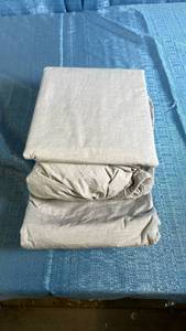 lot 3038 image: Target Queen Size Sheet Set with Fitted Sheet and Pillowcases