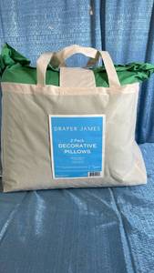lot 3075 image: Draper James Green Decorative Throw Pillows 2 Pack
