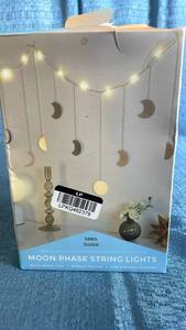 lot 3081 image: Moon Phase String Lights with 13 Charms