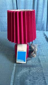 lot 3086 image: Room Essentials Pink Table Lamp with Pleated Shade