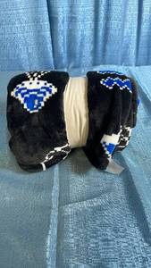 lot 3096 image: Teen Home Gamer Icon Printed Plush Throw Blanket