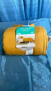 lot 3105 image: Pillowfort Yellow Box Stitch Microfiber Quilt FullQueen Size