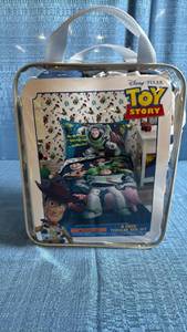 lot 8006 image: Disney Toy Story 4 Piece Toddler Bed Set
