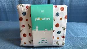 lot 8015 image: Pillowfort Sports Cotton Twin Sheet Set